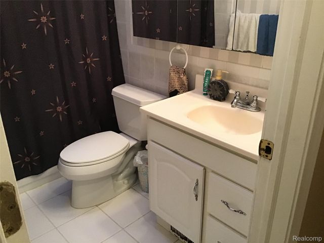 7640 Garland, Washington Township, MI 48094