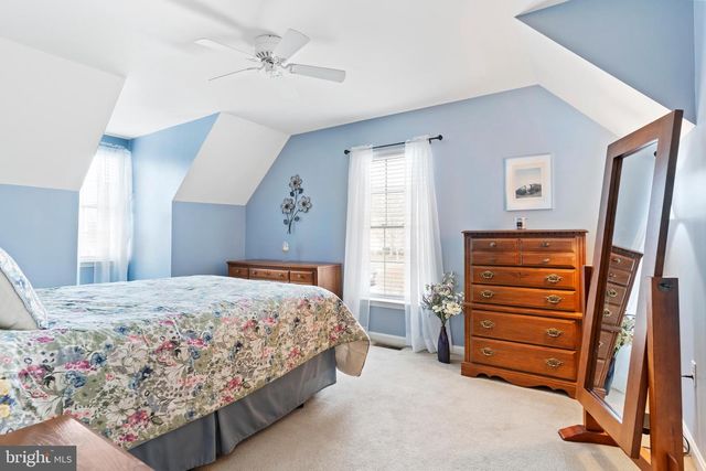 135 HUNTERS RIDGE DR, Harrisburg, PA 17110