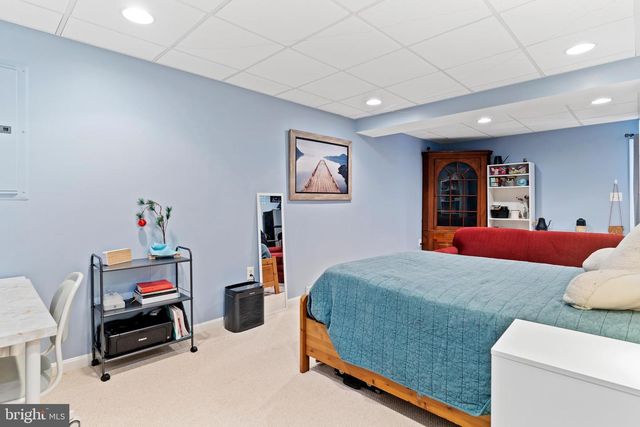 135 HUNTERS RIDGE DR, Harrisburg, PA 17110