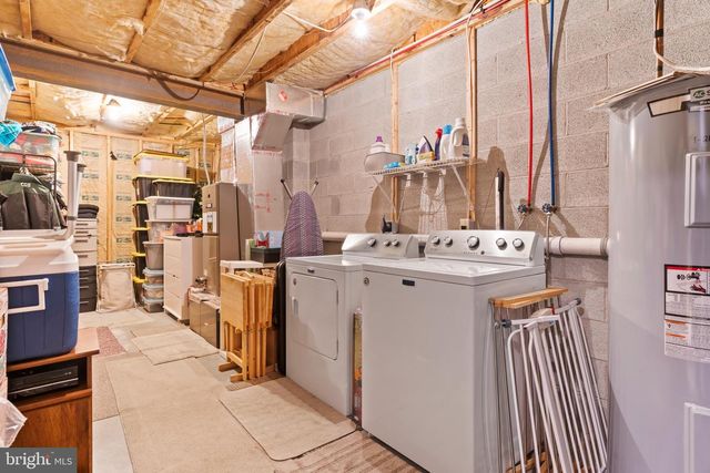 135 HUNTERS RIDGE DR, Harrisburg, PA 17110