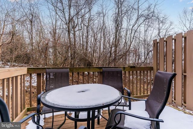 135 HUNTERS RIDGE DR, Harrisburg, PA 17110