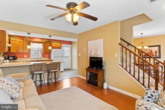 135 HUNTERS RIDGE DR, Harrisburg, PA 17110