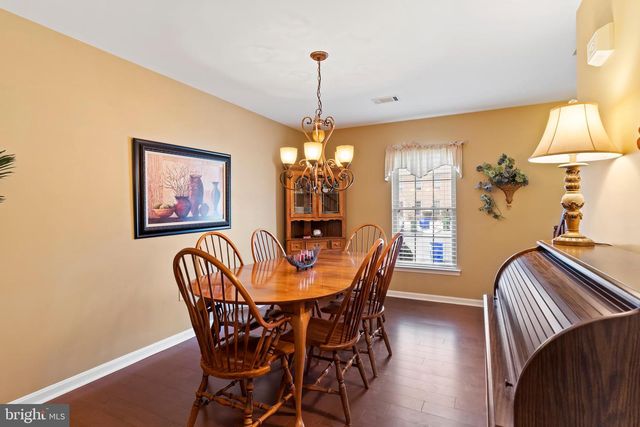 135 HUNTERS RIDGE DR, Harrisburg, PA 17110