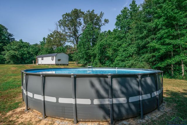 1203 Vesta Ave, Gladewater, TX 75647