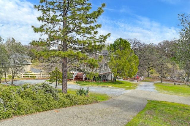 1540 American River Trl, Cool, CA 95614