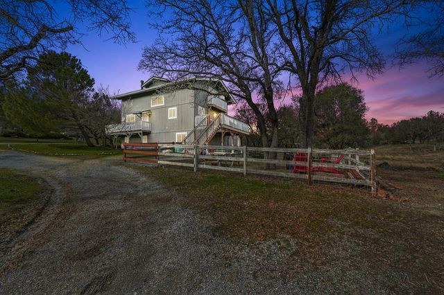 1540 American River Trl, Cool, CA 95614