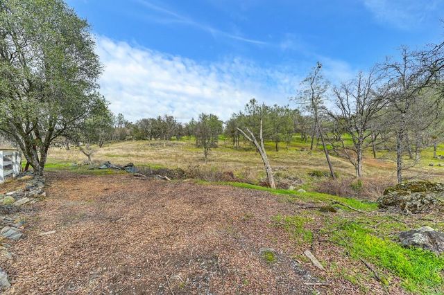 1540 American River Trl, Cool, CA 95614