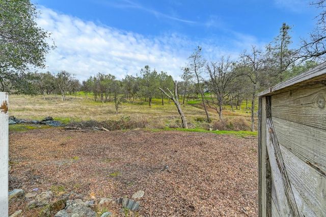 1540 American River Trl, Cool, CA 95614