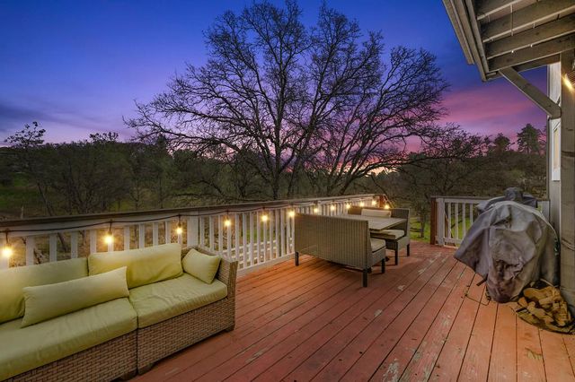 1540 American River Trl, Cool, CA 95614