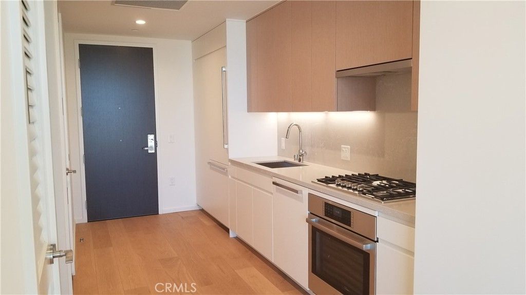 877 Francisco Street 1720, Los Angeles, CA 90017