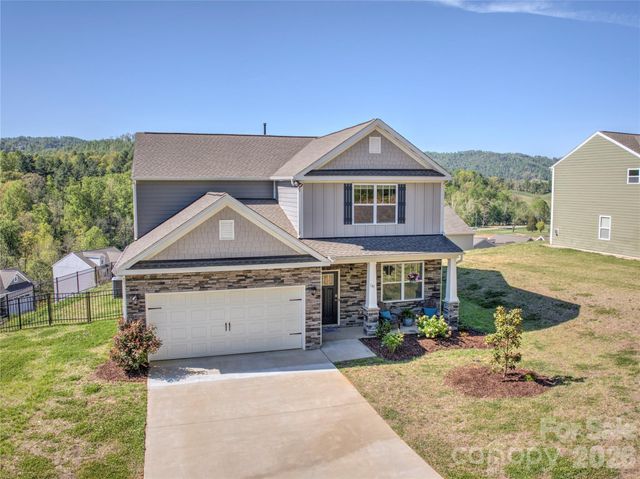 141 Amblers Knoll Road, Weaverville, NC 28787