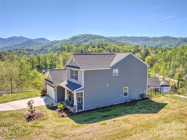 141 Amblers Knoll Road, Weaverville, NC 28787