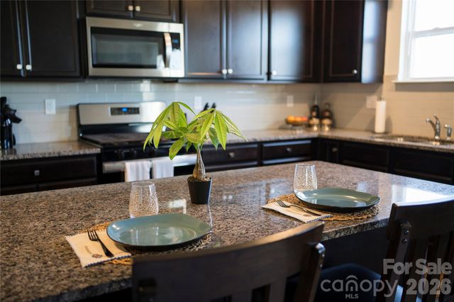141 Amblers Knoll Road, Weaverville, NC 28787