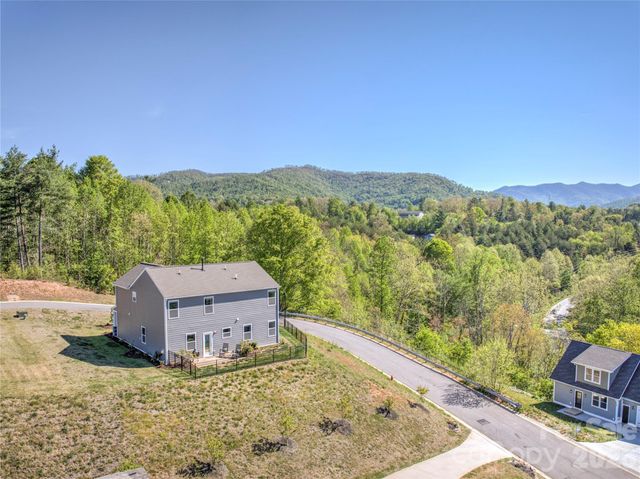 141 Amblers Knoll Road, Weaverville, NC 28787
