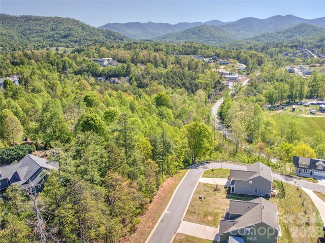 141 Amblers Knoll Road, Weaverville, NC 28787