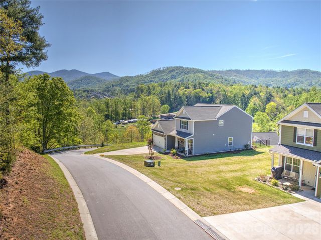 141 Amblers Knoll Road, Weaverville, NC 28787
