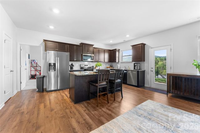 141 Amblers Knoll Road, Weaverville, NC 28787