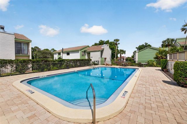 13405 PINE LAKE WAY 203, Tampa, FL 33618