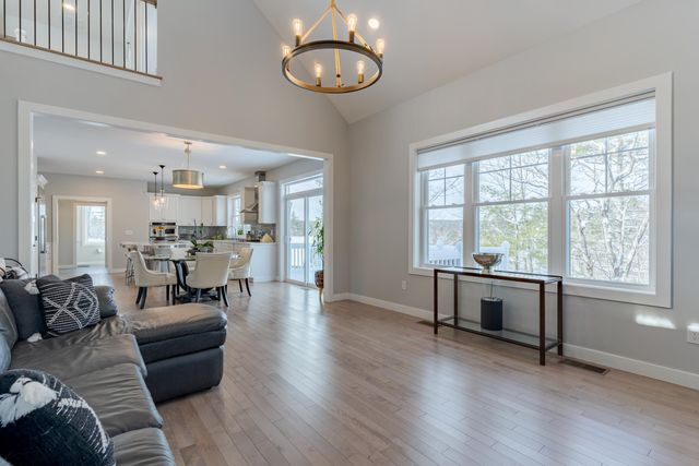 22 Sunrise Circle, Auburn, NH 03032