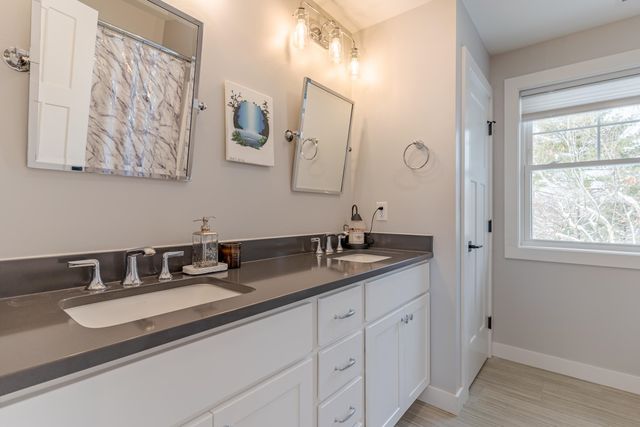 22 Sunrise Circle, Auburn, NH 03032