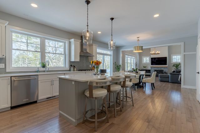 22 Sunrise Circle, Auburn, NH 03032