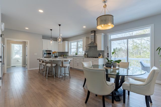 22 Sunrise Circle, Auburn, NH 03032