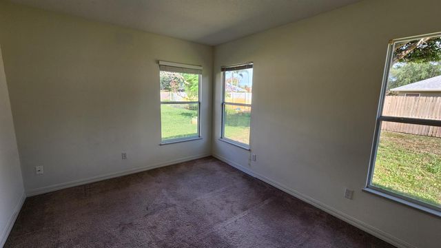 474 SW Namoit Place, Port St. Lucie, FL 34953