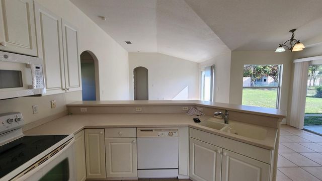 474 SW Namoit Place, Port St. Lucie, FL 34953