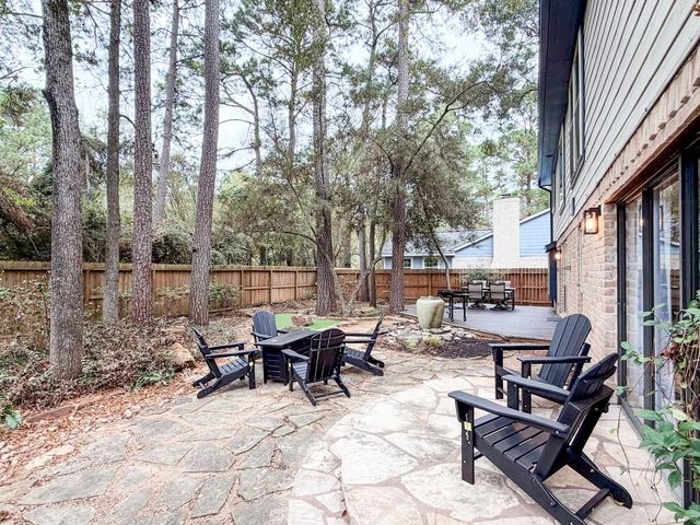 29 Pinewood Forest Court, The Woodlands, TX 77381