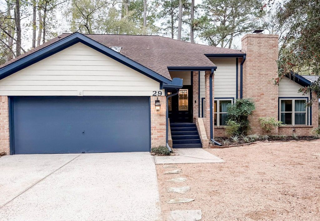 29 Pinewood Forest Court, The Woodlands, TX 77381