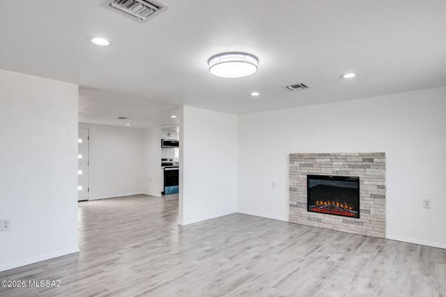 7460 S Meadowlark, Tucson, AZ 85746