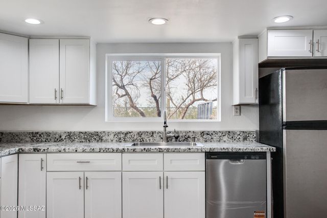 7460 S Meadowlark, Tucson, AZ 85746