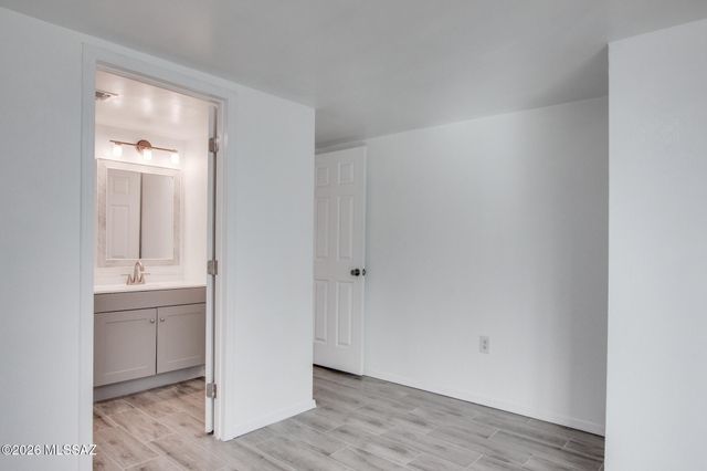 7460 S Meadowlark, Tucson, AZ 85746