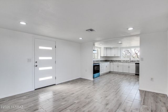 7460 S Meadowlark, Tucson, AZ 85746