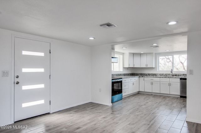 7460 S Meadowlark, Tucson, AZ 85746