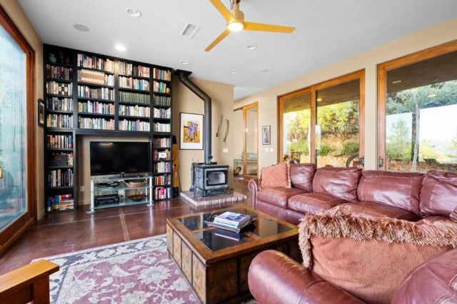 2810 Three Peaks Lane, Julian, CA 92036