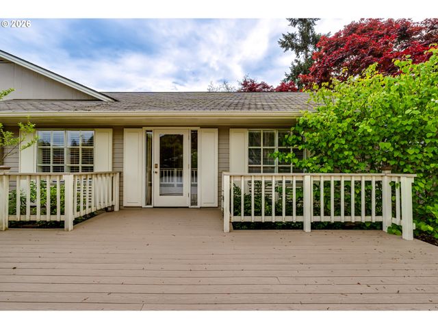 410 DARTMOOR Dr, Eugene, OR 97401