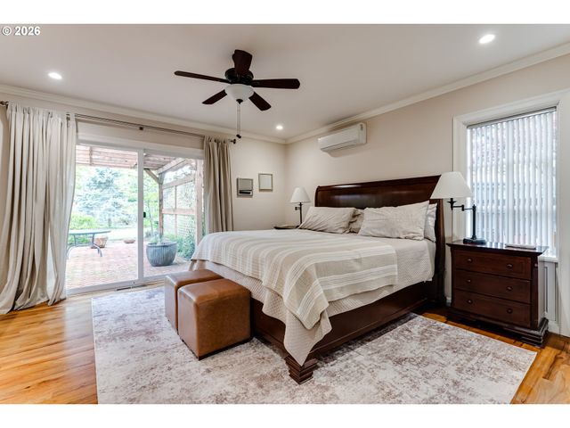 410 DARTMOOR Dr, Eugene, OR 97401