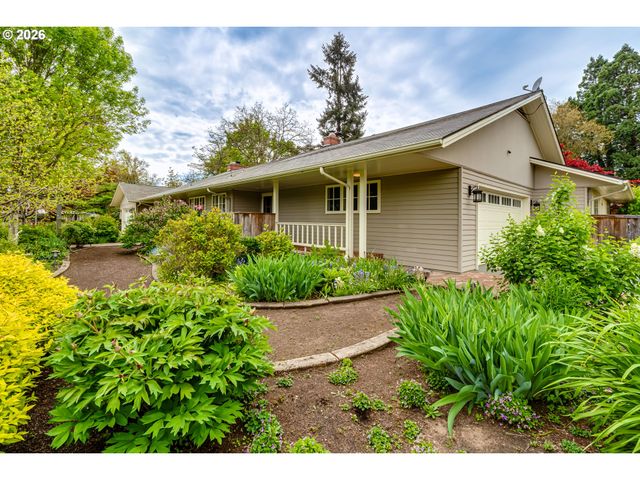 410 DARTMOOR Dr, Eugene, OR 97401