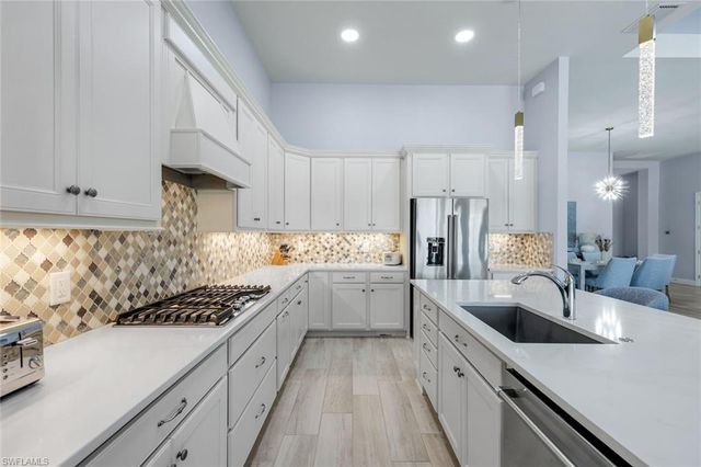 9512 Greyhawk TRL, Naples, FL 34120