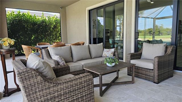 9512 Greyhawk TRL, Naples, FL 34120