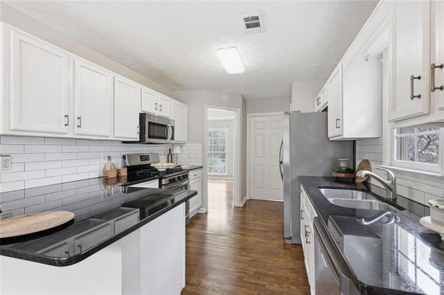 234 Valleyside Drive, Dallas, GA 30157