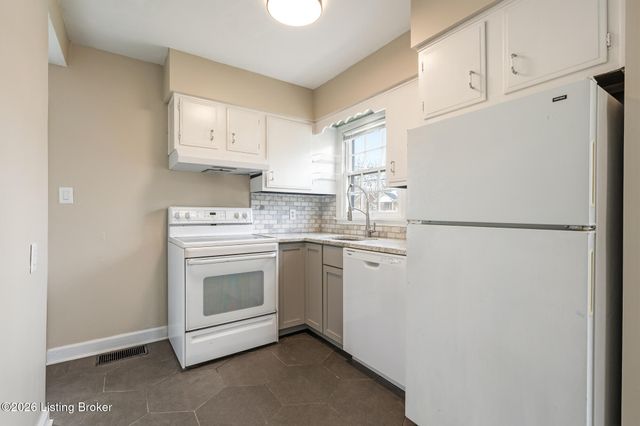 3934 Kennison Ave, Louisville, KY 40207