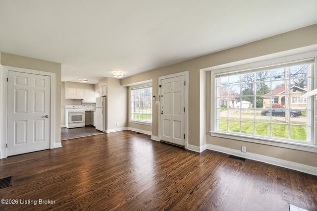 3934 Kennison Ave, Louisville, KY 40207