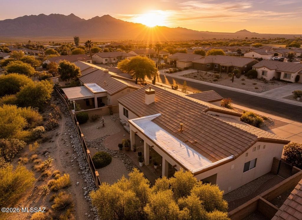 1858 W Placita De Agosto, Green Valley, AZ 85622