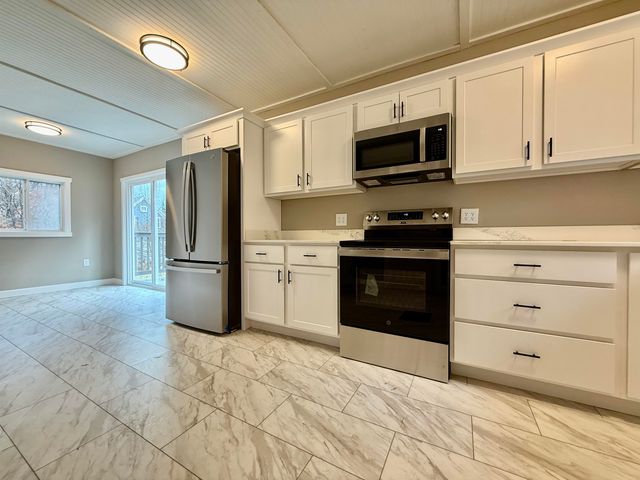 28 Leach Avenue, Franklin, NH 03235