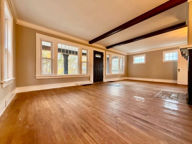 28 Leach Avenue, Franklin, NH 03235