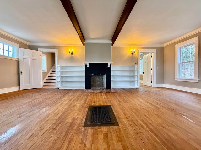 28 Leach Avenue, Franklin, NH 03235