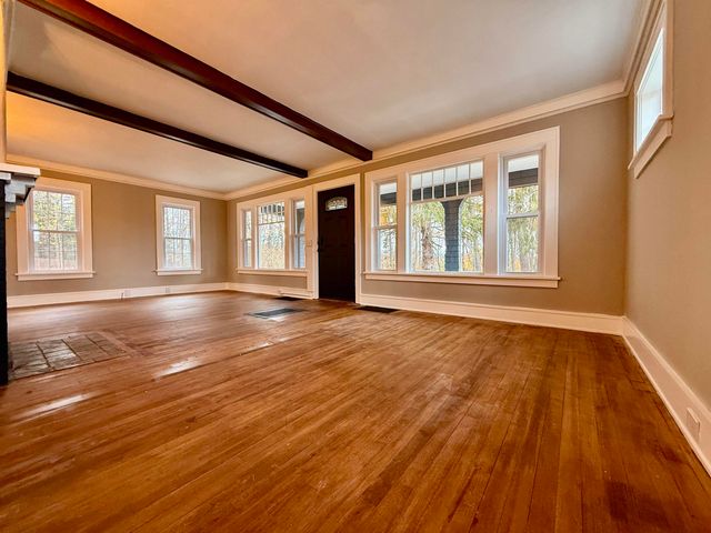 28 Leach Avenue, Franklin, NH 03235