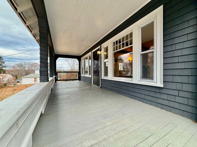 28 Leach Avenue, Franklin, NH 03235